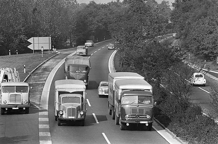 Autobahn bei Dortmund in 60er Jahren