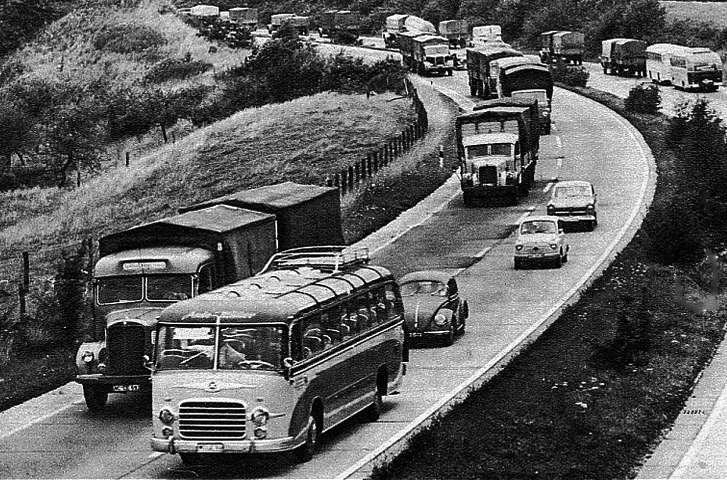 Autobahn in den 50er Jahren
